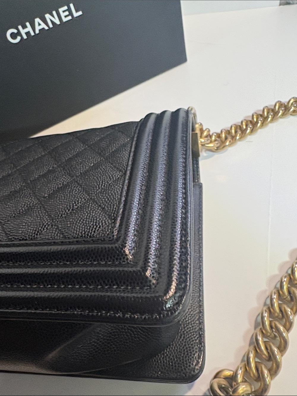 CHANEL carviar Black Quilted Leather Boy Flap Shoulder Bag with Gold Hardware - Picture 4 of 5